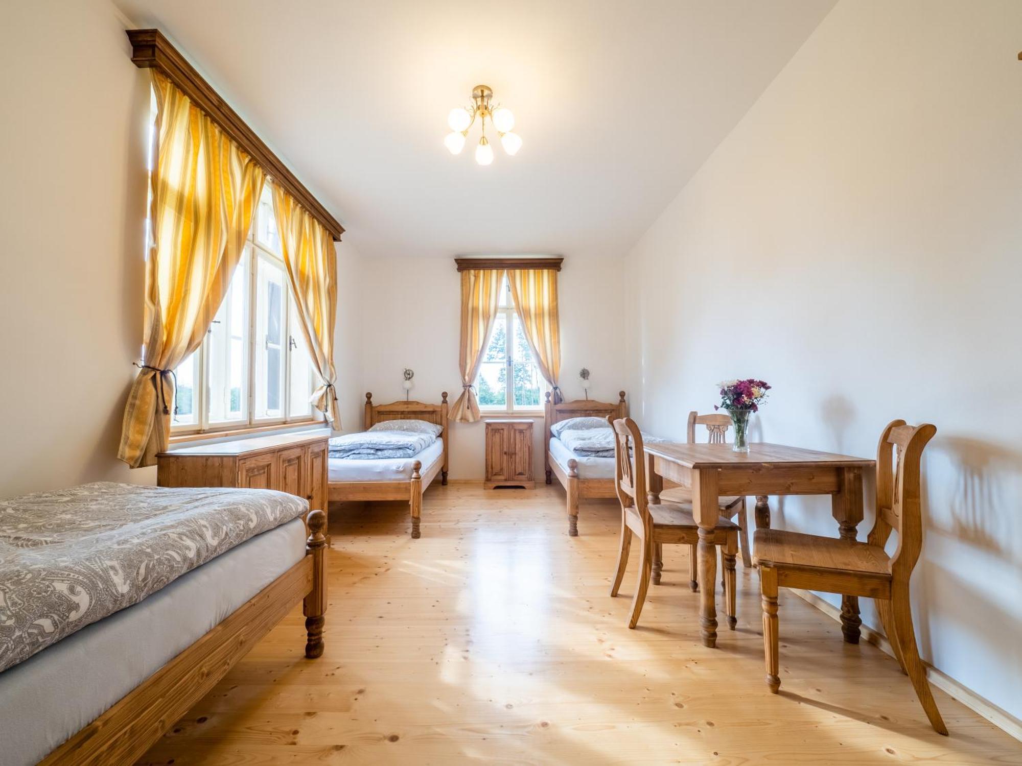 Zamecek Waldsteinovo Zatisi Hotel Svatoslav Buitenkant foto