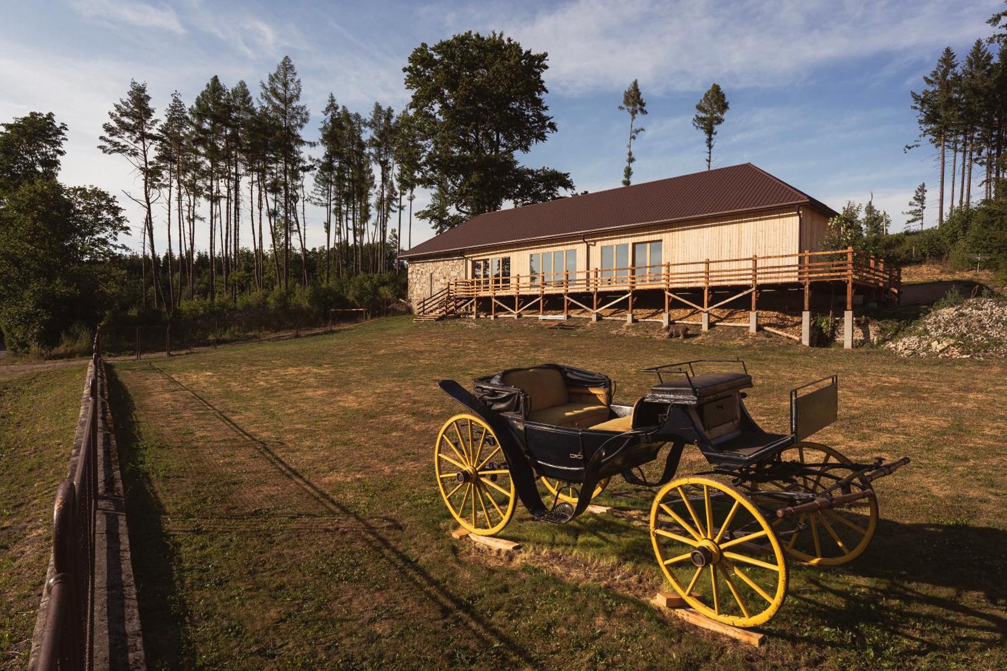 Zamecek Waldsteinovo Zatisi Hotel Svatoslav Buitenkant foto