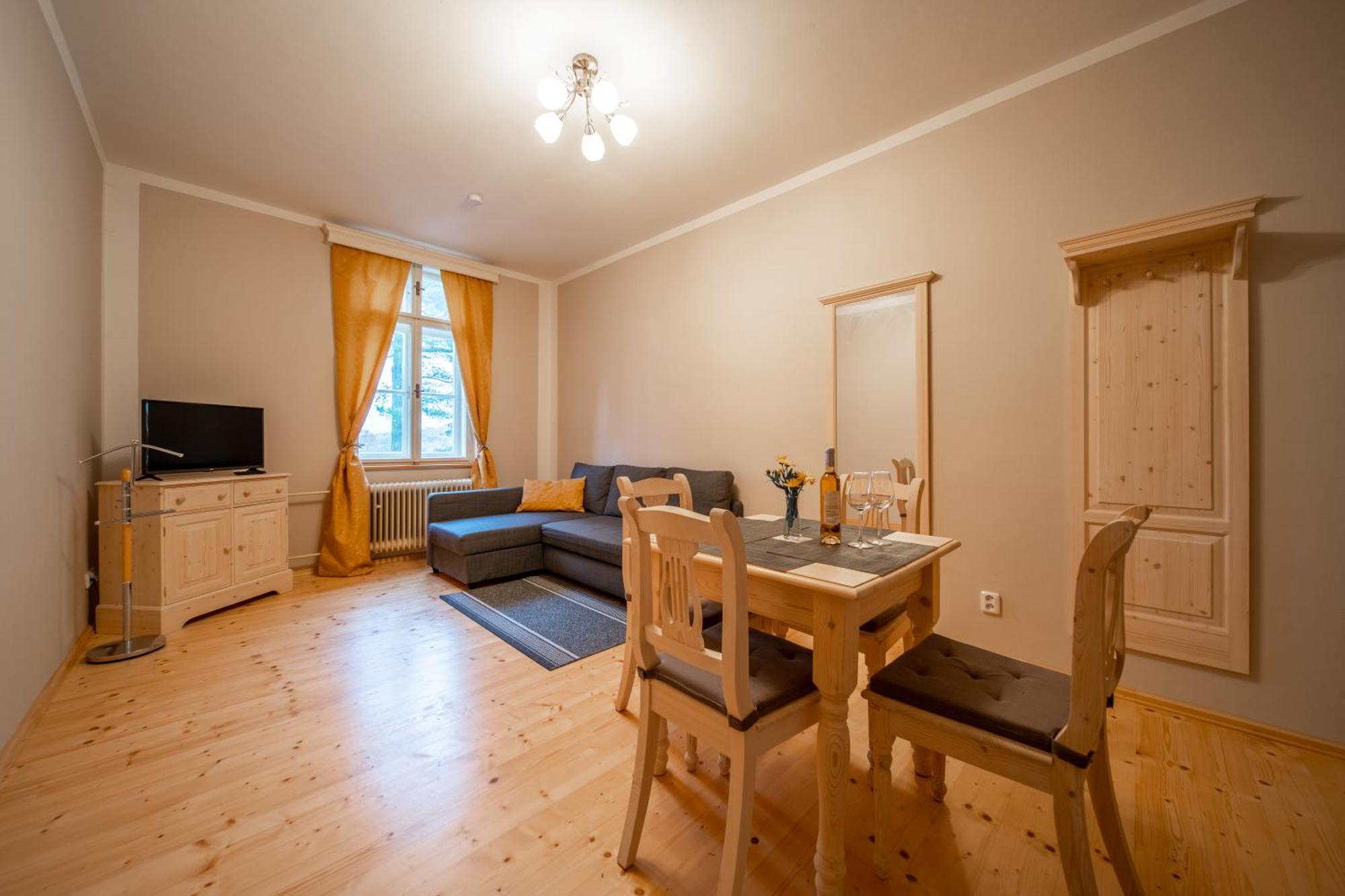Zamecek Waldsteinovo Zatisi Hotel Svatoslav Buitenkant foto