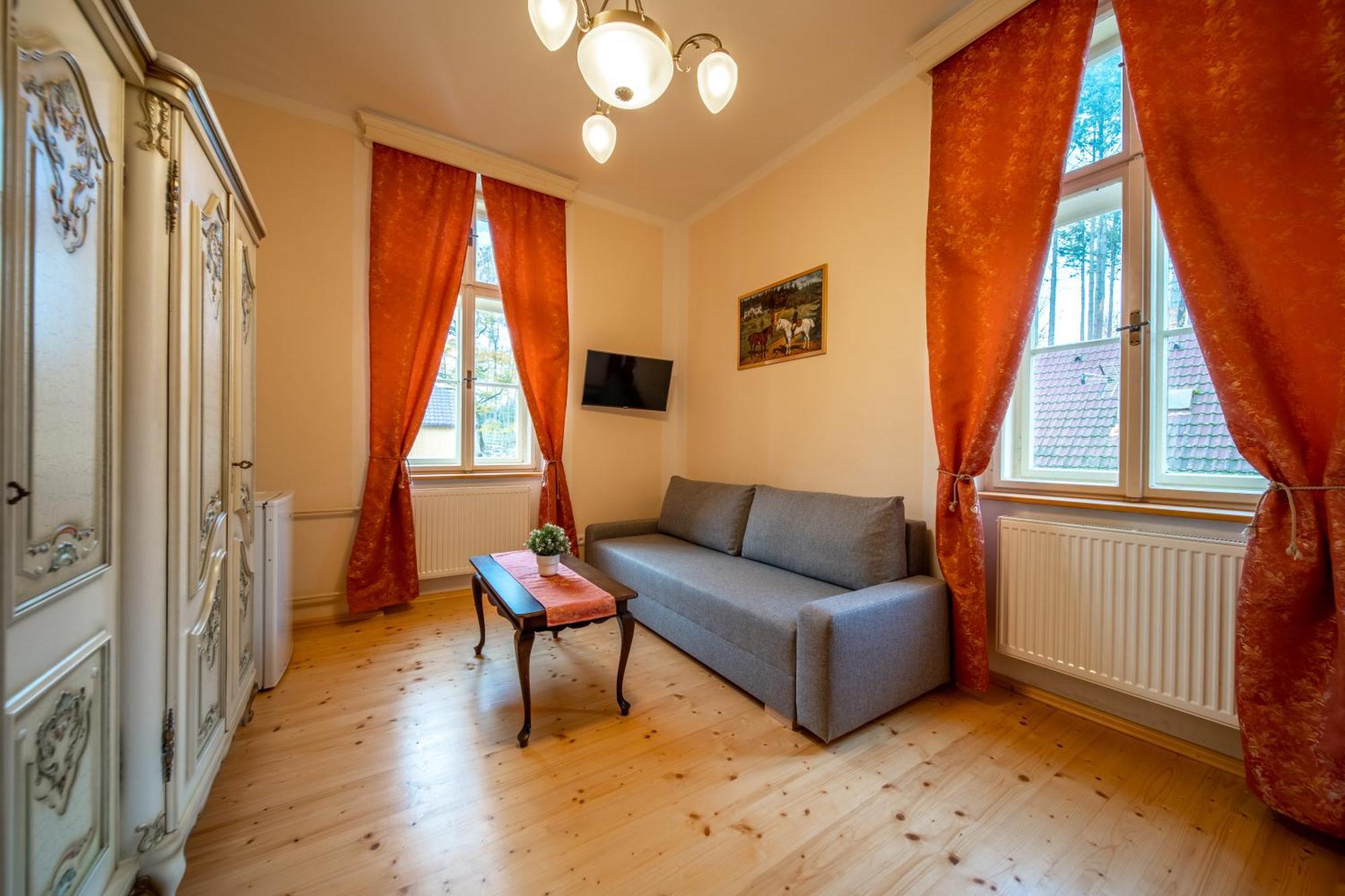 Zamecek Waldsteinovo Zatisi Hotel Svatoslav Buitenkant foto